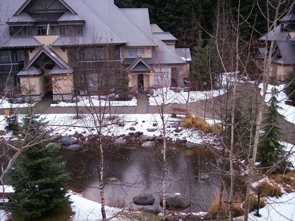 Lagoons At Stoney Creek Apartment Whistler