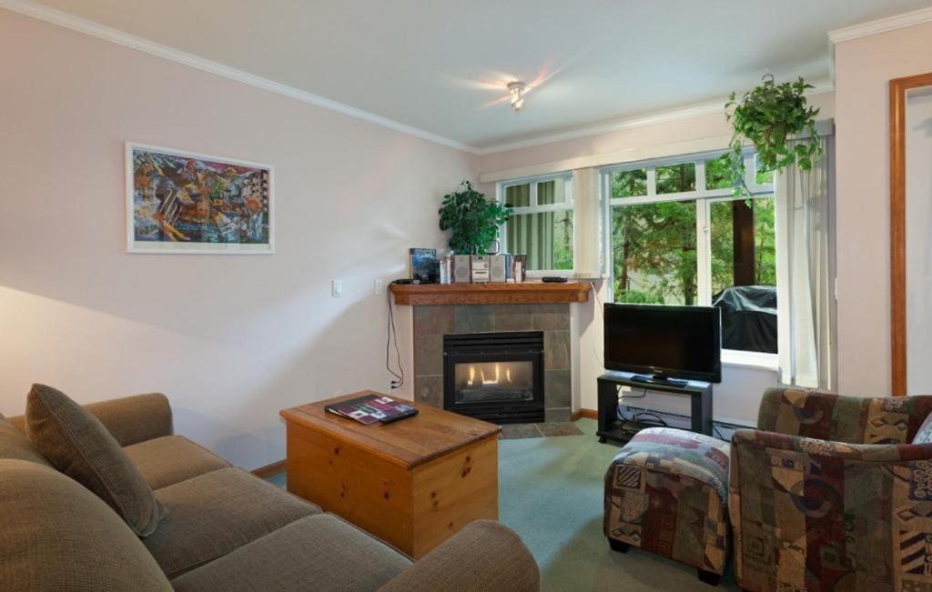Apartment Lagoons At Stoney Creek Whistler