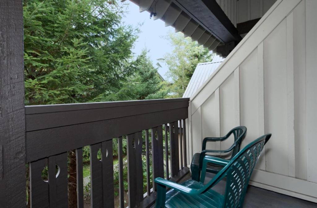 Lagoons At Stoney Creek Apartment Whistler